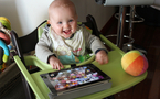 Stan s'amuse avec l'iPad • Marc Landreau