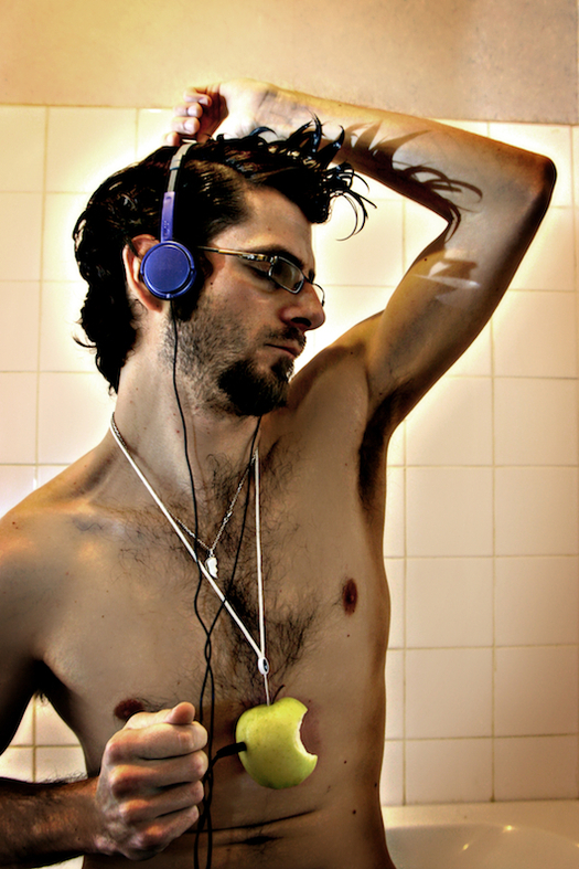 iPomme • Ludovic Charbonneau