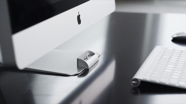 Un Dock iPhone... au pied de votre iMac