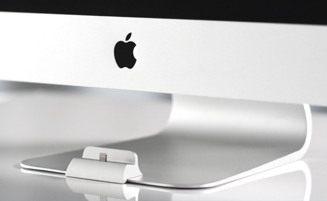OCDock Mini™ pour un iPhone nu, sans coque. OCDock Mini™ pour un iPhone nu, sans coque.