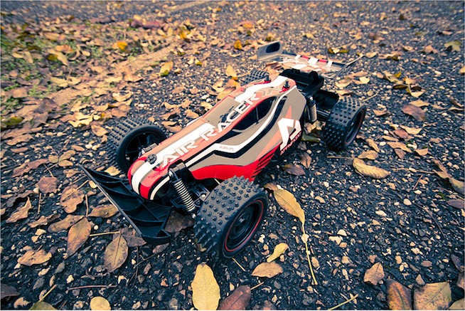 Qui veut piloter un buggy échelle 1/12ième avec son iPhone ? Qui veut piloter un buggy échelle 1/12ième avec son iPhone ?