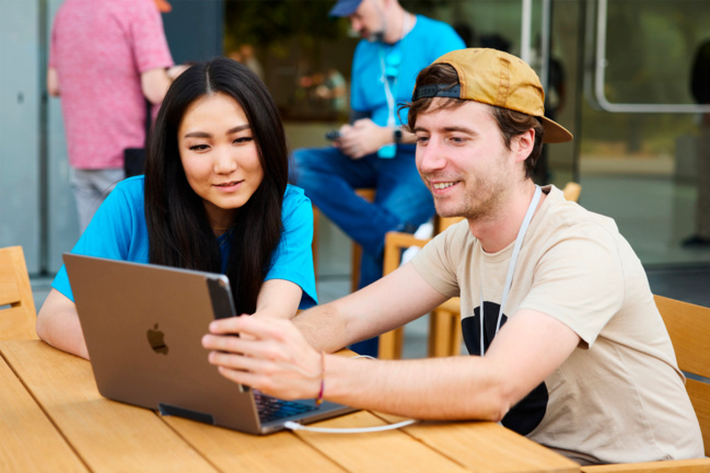 Photo © Apple Photo © Apple