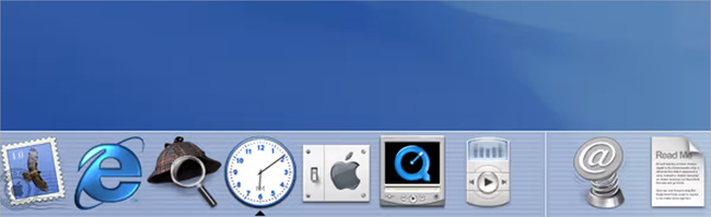 Le dock amélioré, avec de vraies icônes sous Mac OS X Public Beta. Illustration © uBar. Le dock amélioré, avec de vraies icônes sous Mac OS X Public Beta. Illustration © uBar.