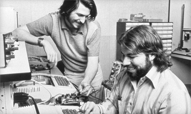 Steve Jobs et Steve Wozniak. Photo © Apple. Steve Jobs et Steve Wozniak. Photo © Apple.