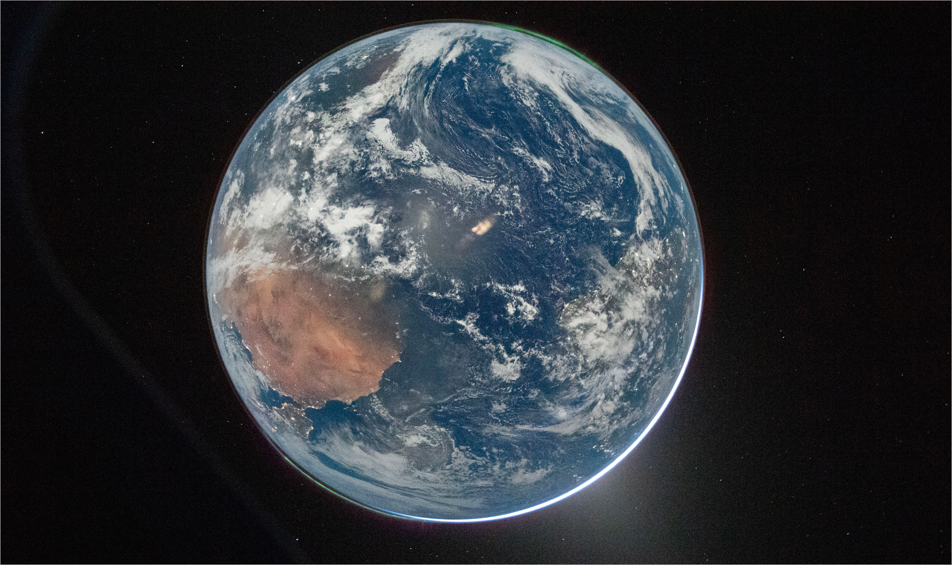 Fonds d'écran • Affichez les vues de la Terre depuis la mission Artemis II