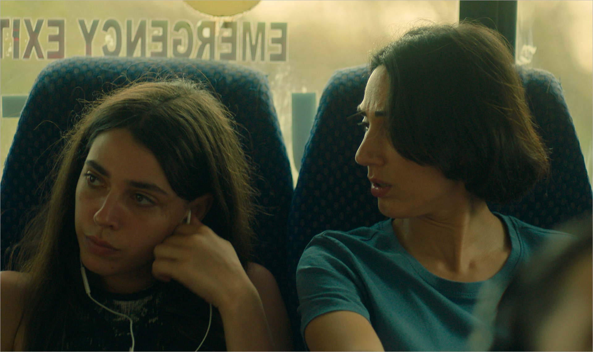 Liraz Chamami et Talia Lynne Ronn dans Unconditional. Photo © Apple TV.