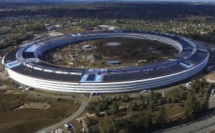 Apple Campus 2 : le futuriste nouveau siège social d'Apple, survolé par un drone 