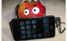 mac the apple listens to his ipod • Miranda Van Boven